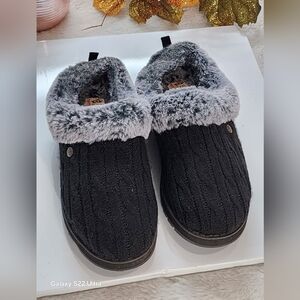 Skechers Black and Gray Kids Slippers